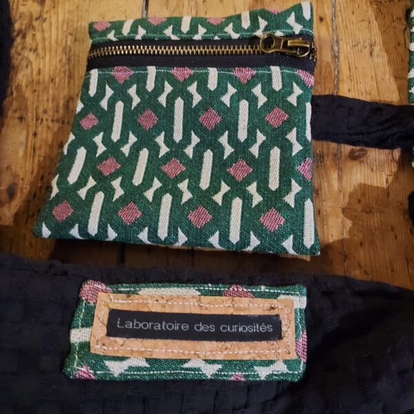 Sac bandoulière upcyclé et pochette amovible – Image 2